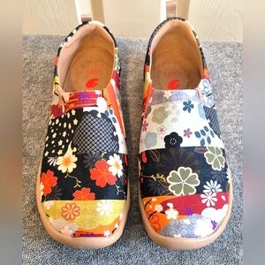 UIN Hana Toleda Floral Slip-On Shoes
